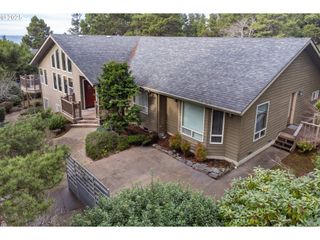 760 Sw RANGE Dr, Waldport, OR 97394