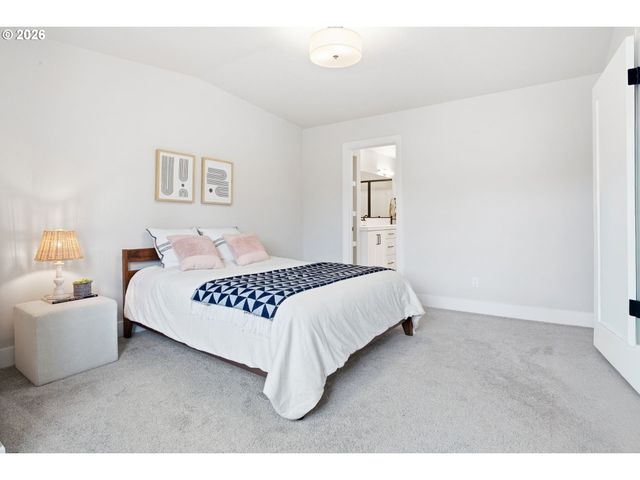 14005 Se MAYBROOK Ln, Milwaukie, OR 97222