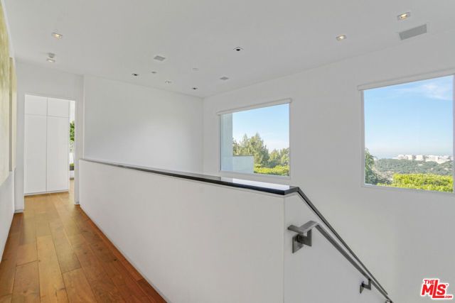 1116 Linda Flora Drive, Los Angeles, CA 90049