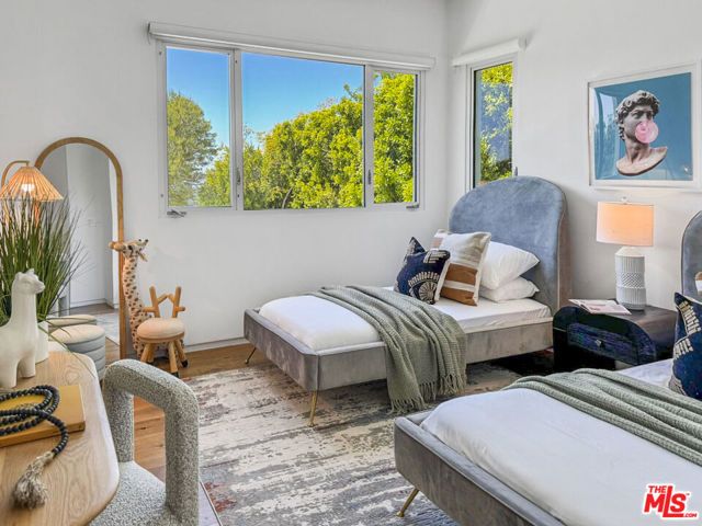 1116 Linda Flora Drive, Los Angeles, CA 90049