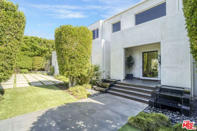 1116 Linda Flora Drive, Los Angeles, CA 90049
