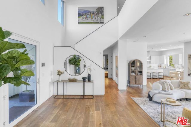 1116 Linda Flora Drive, Los Angeles, CA 90049