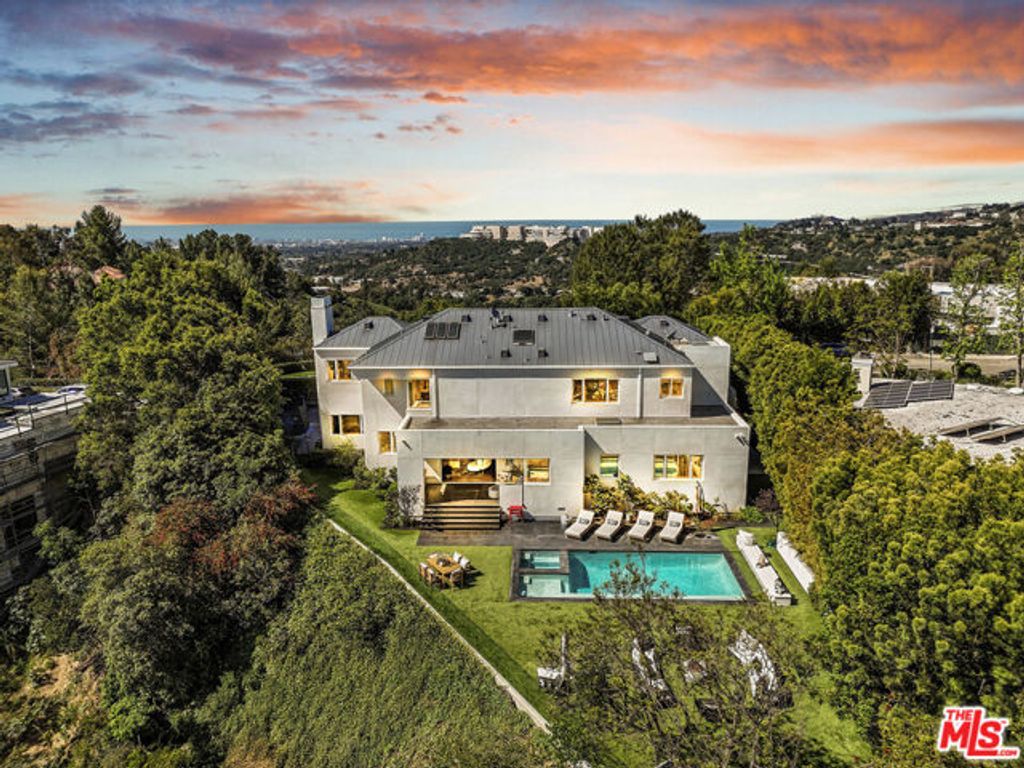 1116 Linda Flora Drive, Los Angeles, CA 90049