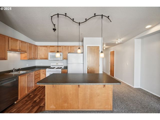 15320 Nw CENTRAL Dr 317, Portland, OR 97229
