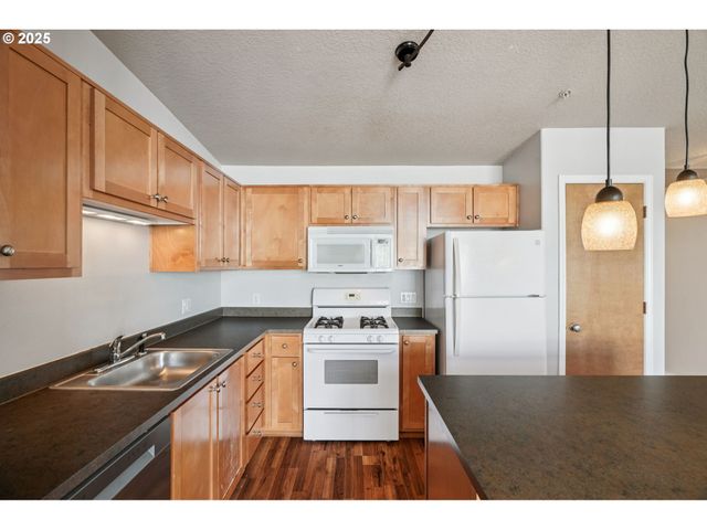15320 Nw CENTRAL Dr 317, Portland, OR 97229