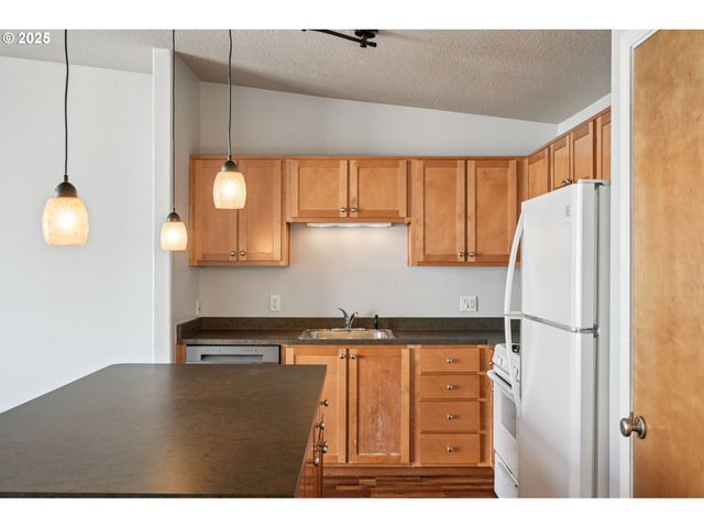 15320 Nw CENTRAL Dr 317, Portland, OR 97229