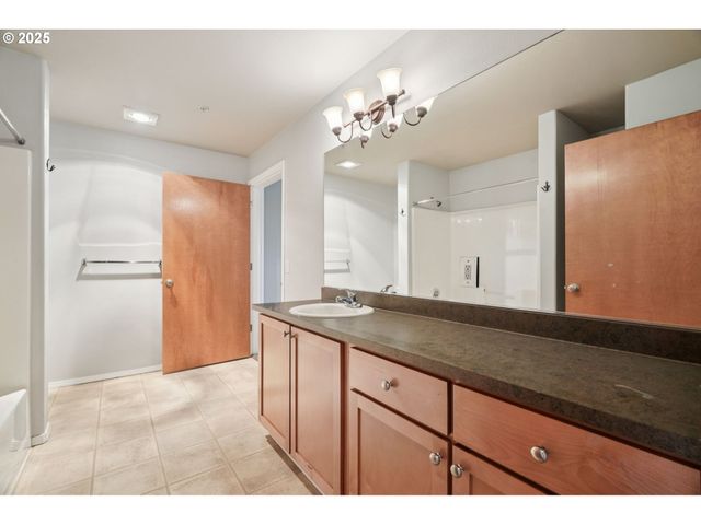 15320 Nw CENTRAL Dr 317, Portland, OR 97229