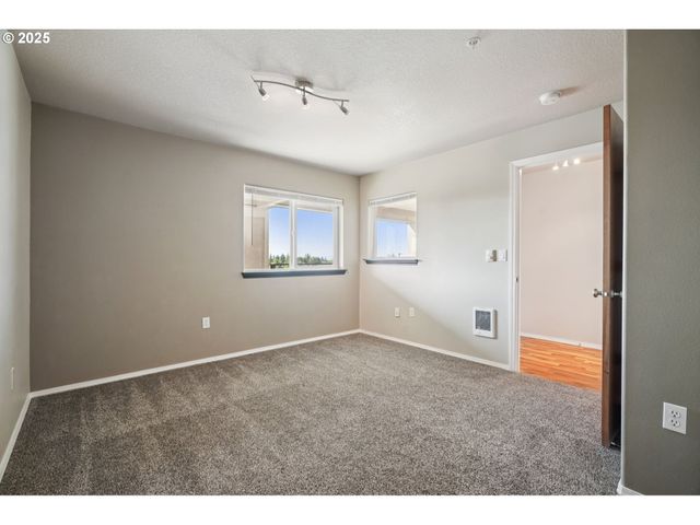 15320 Nw CENTRAL Dr 317, Portland, OR 97229