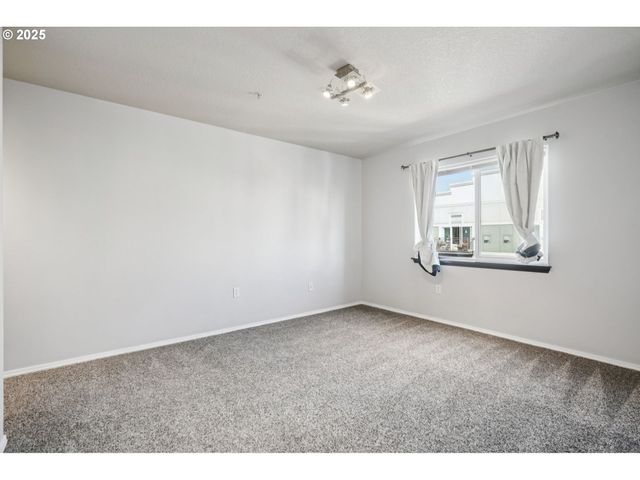15320 Nw CENTRAL Dr 317, Portland, OR 97229