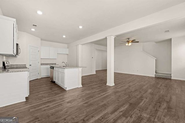 322 Friendship Oak Way, Hampton, GA 30228