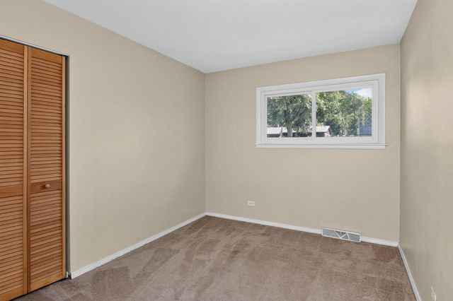 7714 Brookhaven Avenue, Darien, IL 60561