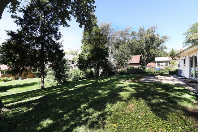 7714 Brookhaven Avenue, Darien, IL 60561