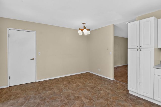 7714 Brookhaven Avenue, Darien, IL 60561
