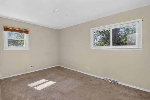 7714 Brookhaven Avenue, Darien, IL 60561