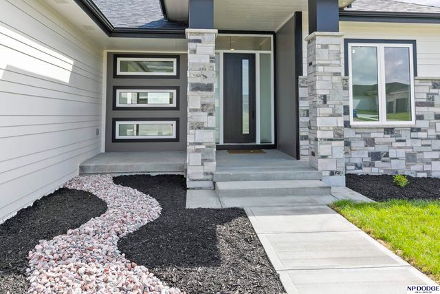 8117 S 184 Avenue, Omaha, NE 68136