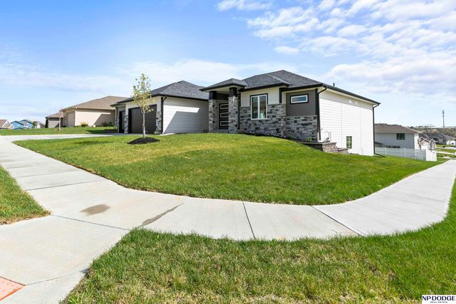 8117 S 184 Avenue, Omaha, NE 68136