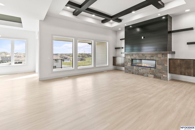 8117 S 184 Avenue, Omaha, NE 68136