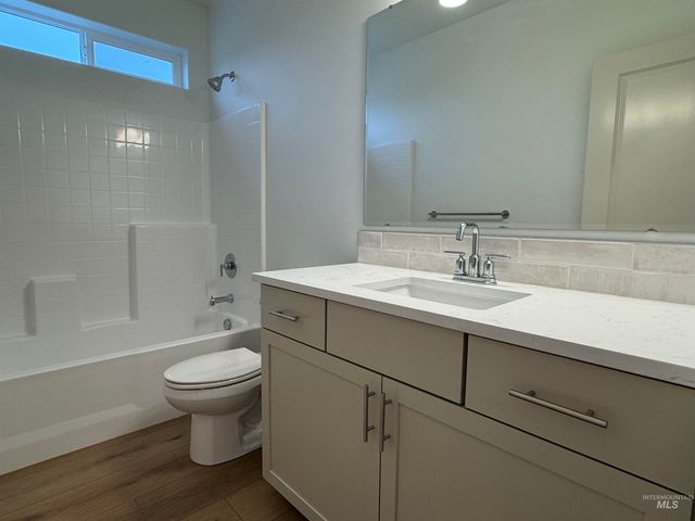 11318 Bluefield Dr, Caldwell, ID 83605