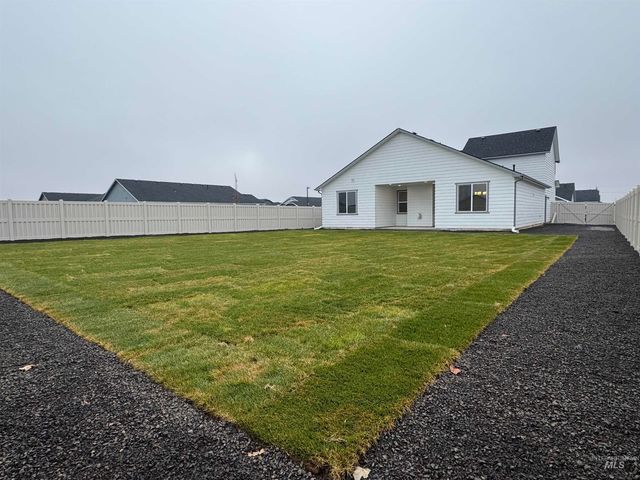 11318 Bluefield Dr, Caldwell, ID 83605