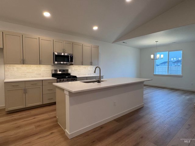 11318 Bluefield Dr, Caldwell, ID 83605