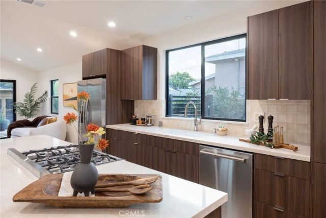 5144 Buchanan, Los Angeles, CA 90042