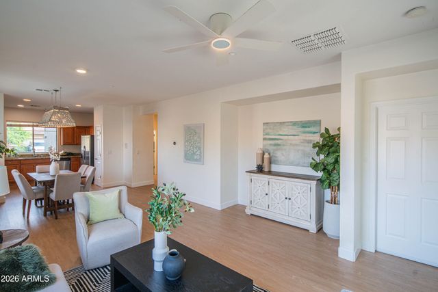 40130 N THUNDER HILLS Court, Phoenix, AZ 85086