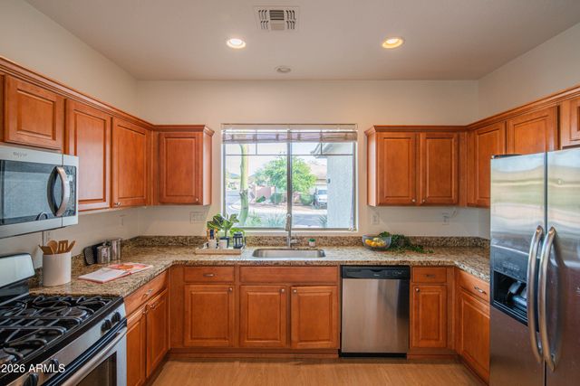 40130 N THUNDER HILLS Court, Phoenix, AZ 85086