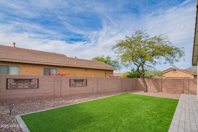 40130 N THUNDER HILLS Court, Phoenix, AZ 85086