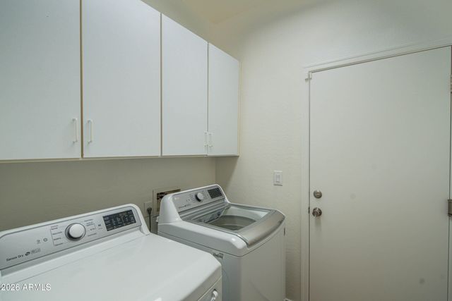 40130 N THUNDER HILLS Court, Phoenix, AZ 85086