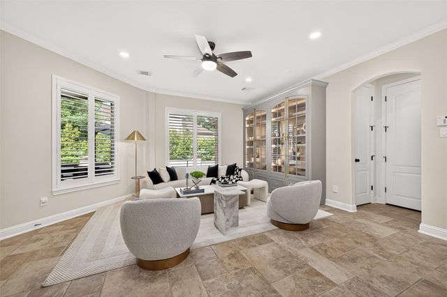 15 Veilwood Circle, The Woodlands, TX 77382