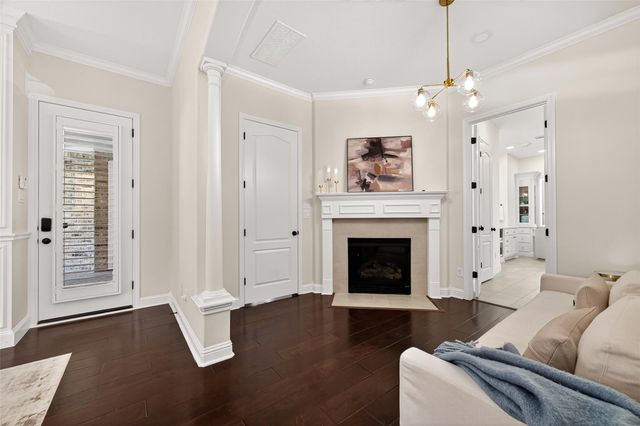 15 Veilwood Circle, The Woodlands, TX 77382
