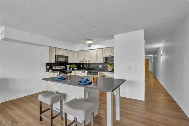 2222 Detroit Avenue 503, Cleveland, OH 44113