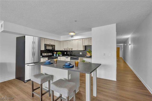 2222 Detroit Avenue 503, Cleveland, OH 44113