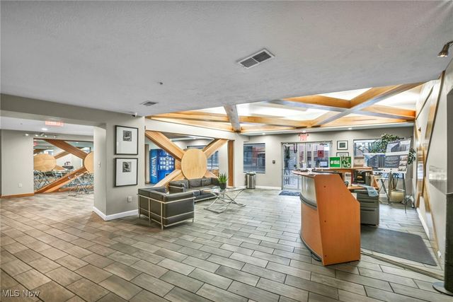 2222 Detroit Avenue 503, Cleveland, OH 44113