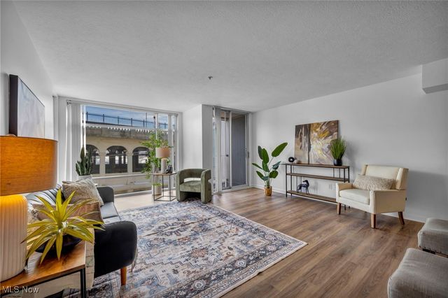 2222 Detroit Avenue 503, Cleveland, OH 44113