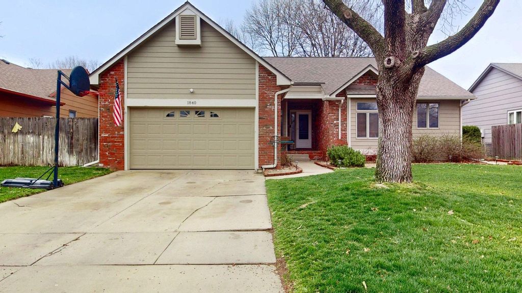 1840 N Northwest Pkwy, Wichita, KS 67212