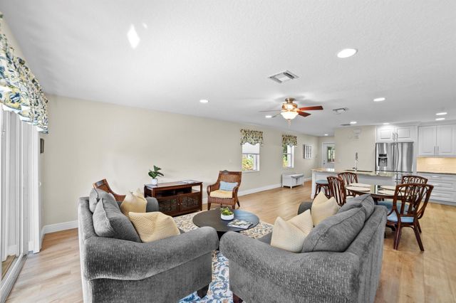 2736 SE Birmingham Drive, Stuart, FL 34994