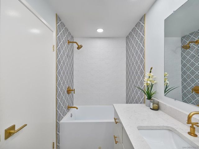 325 S Sierra Ave 20, Solana Beach, CA 92075