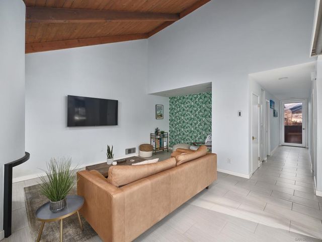 325 S Sierra Ave 20, Solana Beach, CA 92075