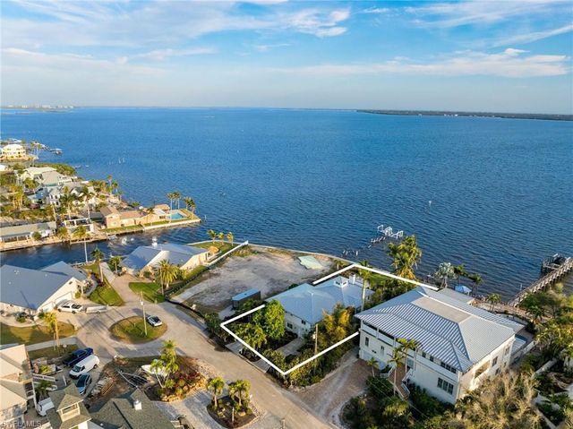 3569 San Carlos DR, St. James City, FL 33956