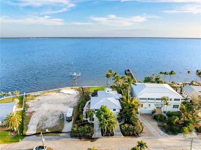 3569 San Carlos DR, St. James City, FL 33956