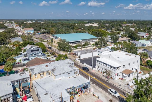 218 N PINELLAS AVENUE, Tarpon Springs, FL 34689