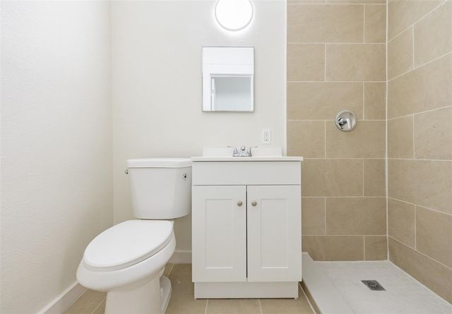 218 N PINELLAS AVENUE, Tarpon Springs, FL 34689