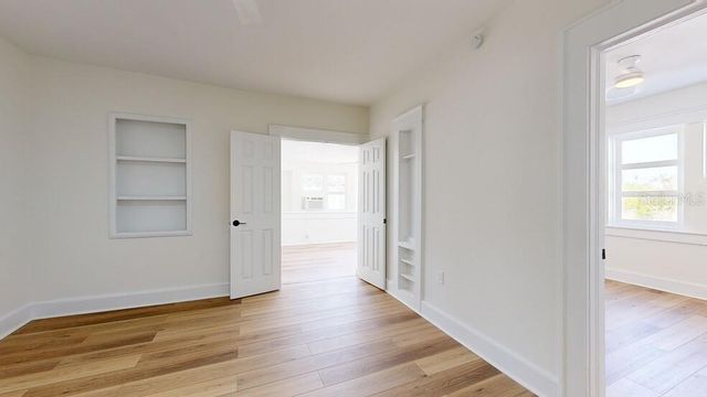 218 N PINELLAS AVENUE, Tarpon Springs, FL 34689