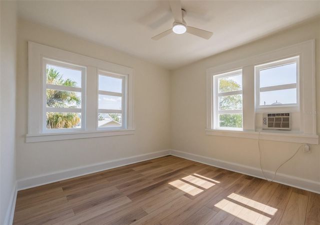 218 N PINELLAS AVENUE, Tarpon Springs, FL 34689