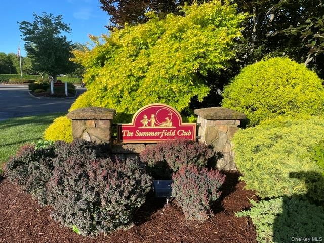87 Summerfield Drive, Holtsville, NY 11742
