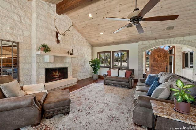 222 State Highway 46 E, Boerne, TX 78006