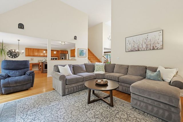 31 Hockanum Rd, Hadley, MA 01035