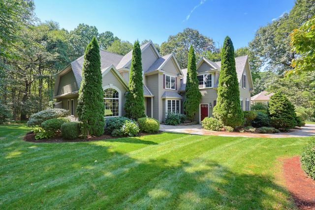 31 Hockanum Rd, Hadley, MA 01035