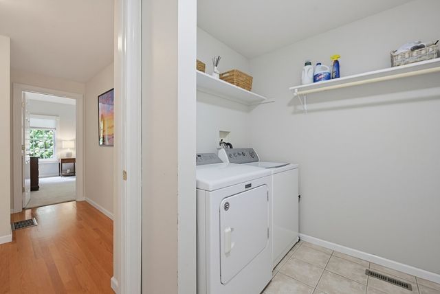 31 Hockanum Rd, Hadley, MA 01035